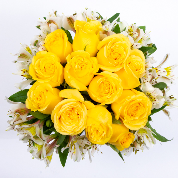 Florero 12 rosas amarillas – Floreria las Margaritas
