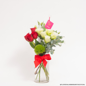 Florero rojo 4 rosas rojas y lisianthus flores GDL FLORERIA RAPPI