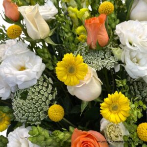 Sol de Verano - Floreria Las Margaritas. 10 Mayo. Dia de las Madres. Flores. GDL. Guadalajara. Flores. Gerberas. Perritos. Rosas. Lisianthus. Lenteja. flores amarillas